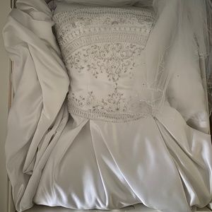 Private label by G Wedding Dress